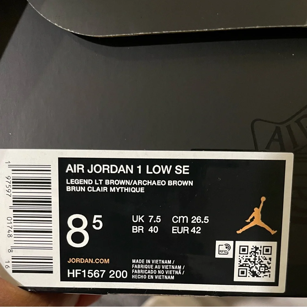 Jordan 1 Low SE in Brown Tones - Picture 2 of 10